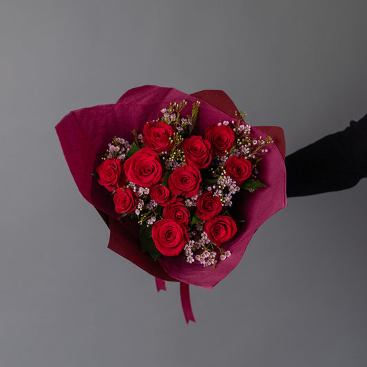 RAMO 12 ROSAS ROJAS